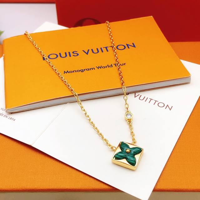 Code Lxl0180 Lv*Latest Green Mother-Of-Pearl Necklace Zp Brass Material