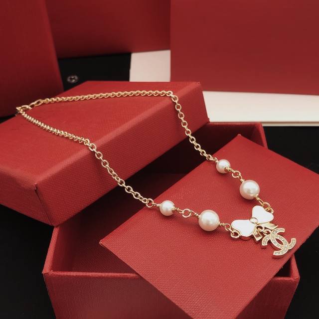 Id Xxl0060 Ch*Nel's Latest Butterfly Bow Necklace, Consistent Z-Batch Brass Mate