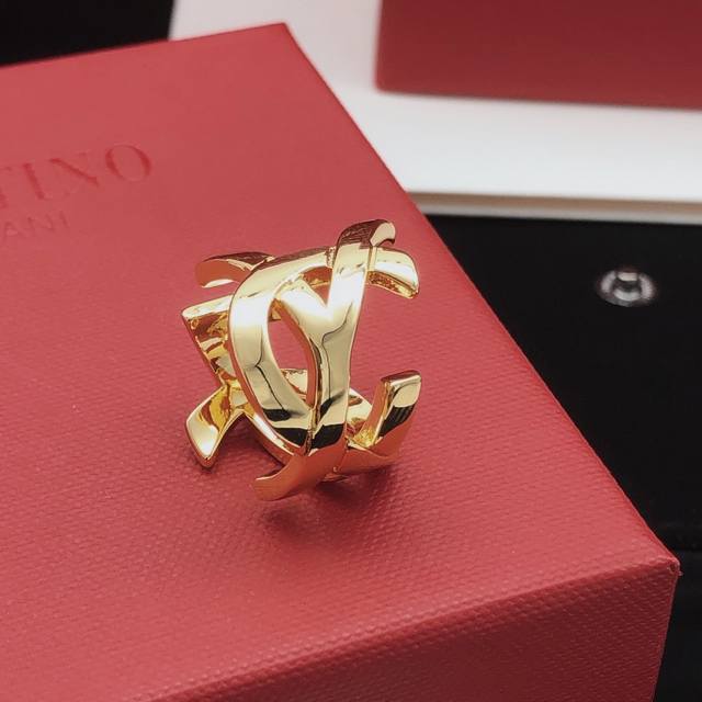 Id Yjz0002 Yvessaintlauren* Latest Letter Ring, Z-Grade Brass Material,