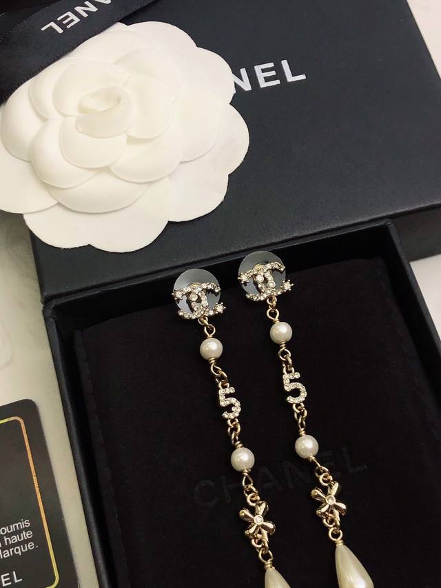 Today's New Arrival Chanel Ear Studs New Arrival, Consistent With Z Batch, Authe