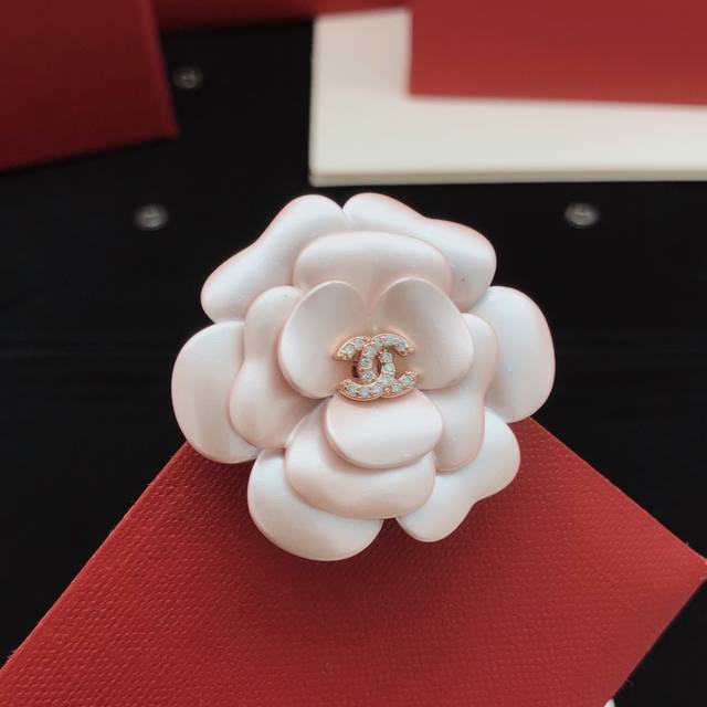 Code Xxz0033 Ch*Nel's Latest Pink Camellia Flower Brooch, Made Of Brass.