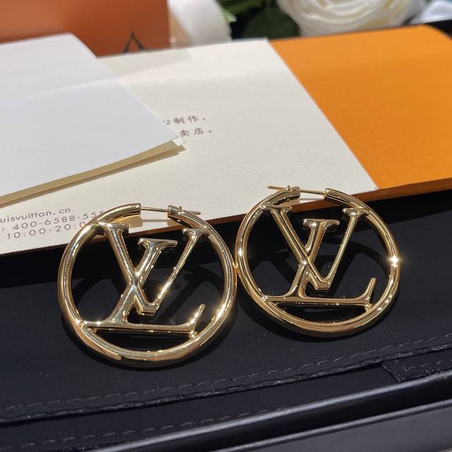 Code Led0012 Medium Code Led0013 Large Lv Latest Round Circle Moon-Shaped Earrin