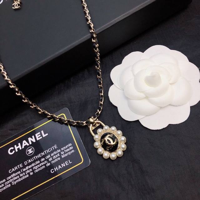 Chanel Necklace Collarbone Chain New Design Handcrafted Premium Edition I Person