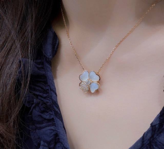 Our Product: Four-Leaf Clover Brooch Pendant Necklace Z-Batch 122200. Ensure You