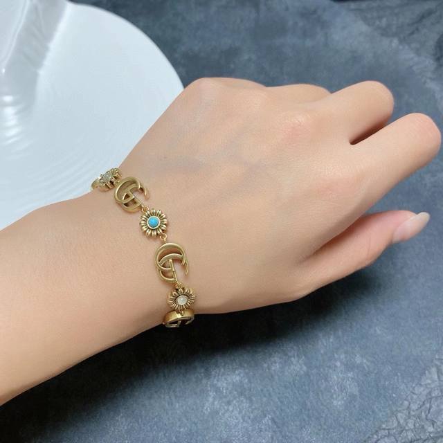 Super Popular Gucci Double G Vintage Bracelet. Authentic Store Quality, Logo, Hi