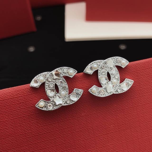 Id Xed0622 Ch*Nel's Latest Silver Star Diamond Heart Diamond Ear Studs, Made Of