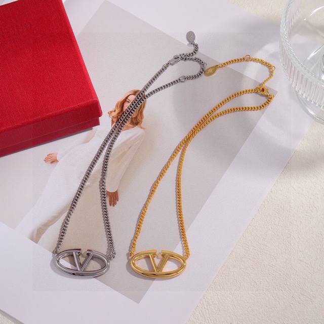 Valentino Valentino Necklace New Arrival Trending Online! Simple And Elegant, Fa
