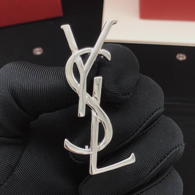 Id Yxz0031 Yves Saint Laurent*Latest Model Smooth Brooch, Consistent Zp Brass Ma