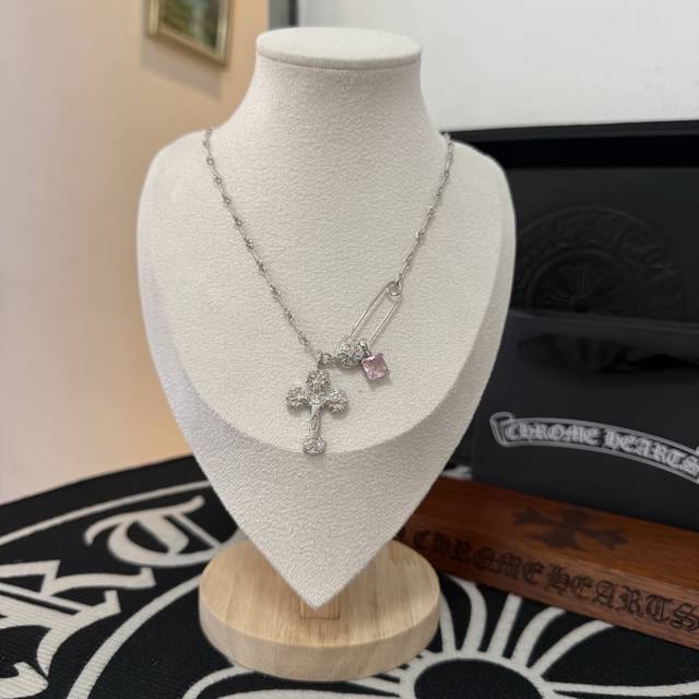 New Arrival, Counter Quality Chrome Hearts Cross Pink Diamond Necklace. The Uniq