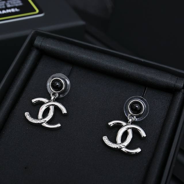 Chanel 25P Black And Silver Double C Earrings Super Instagram-Style Black And Si