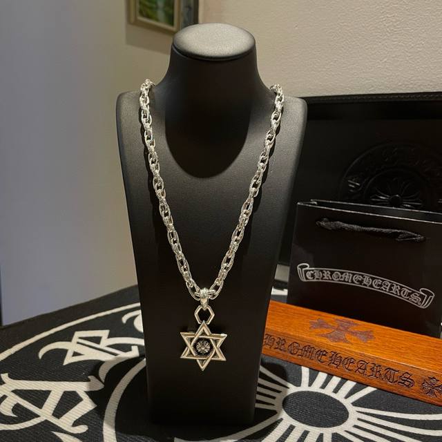 New Arrival, Counter Quality Chrome Hearts Classic Retro Ring Buckle Letter Neck