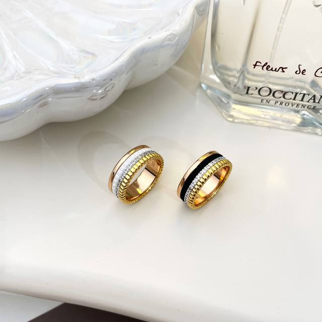 Quatre White Series Ring, Dazzling And Eye-Catching, Wide Diamond-Encrusted Cera