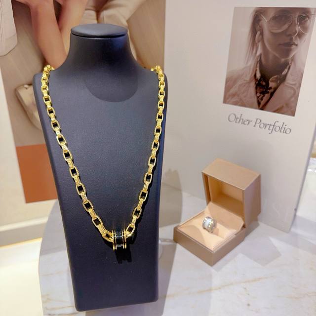 Bulgari Necklace V Gold Material Bvlgari Bulgari Divas' Dream Series Perfect Con