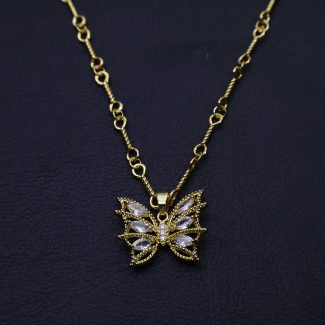 Today's Recommendation] Chrome Hearts Necklace, Featuring Unique Floral Patterns