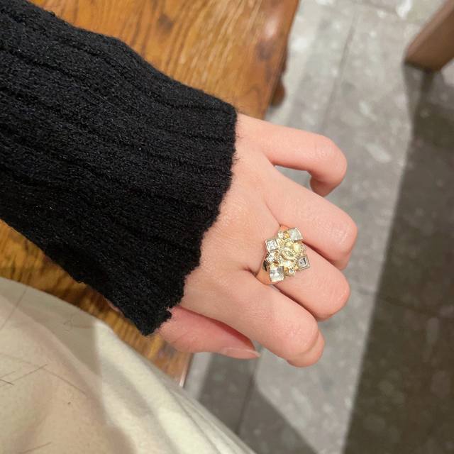 Chanel Heart Double C Diamond-Studded Ring! A Design You Can't Help But Complime