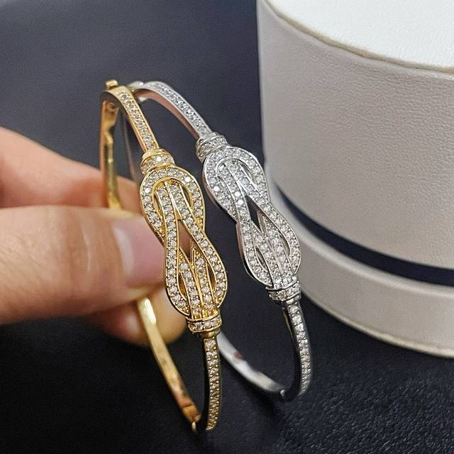 Fred Full Diamond 8-Shaped Buckle Bracelet, Classic And Versatile, The Diamond-S