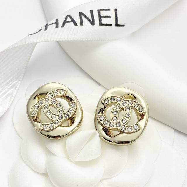 Chanel Ear Studs Hot-Selling Style Now Available, Same As In-Store Chan 25 Metal