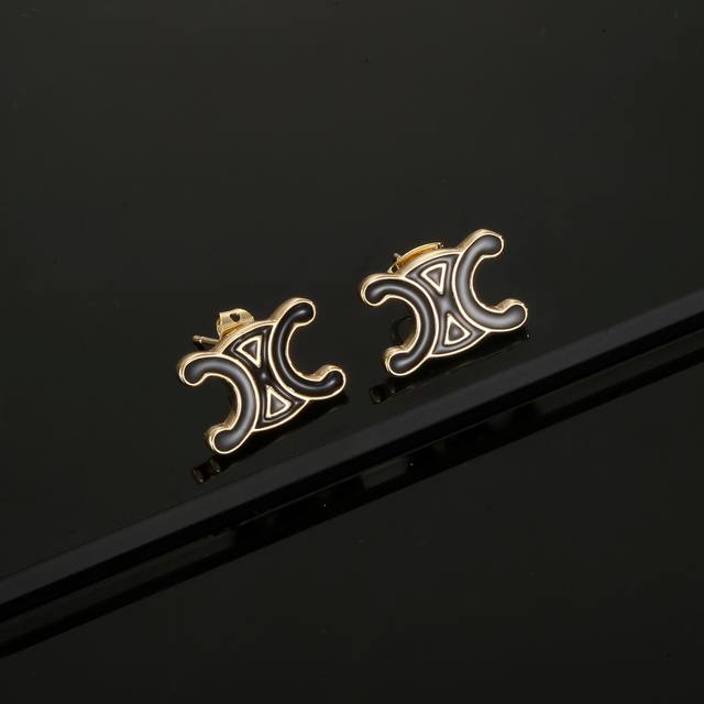 Celine Earrings Classic Golden Hue, Small And Delicate, Versatile, Retro Design,