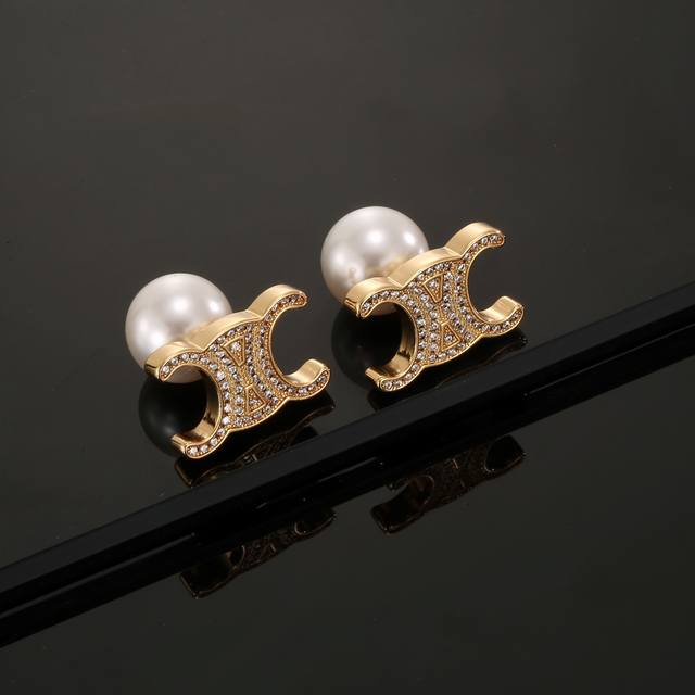 Miu Miu New Arrival Swarovski Crystal Full Diamond Pearl Stud Earrings Original