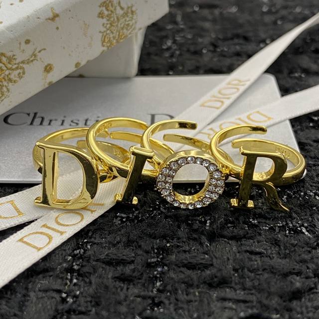 Code R003 Hot-Selling Ring Newly Launched, Exclusive High-End Quality, Real-Life
