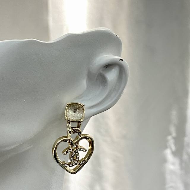 Code E2090 Chanel Ear Studs, Hot-Selling New Arrivals, Consistent With Zp Chan 2