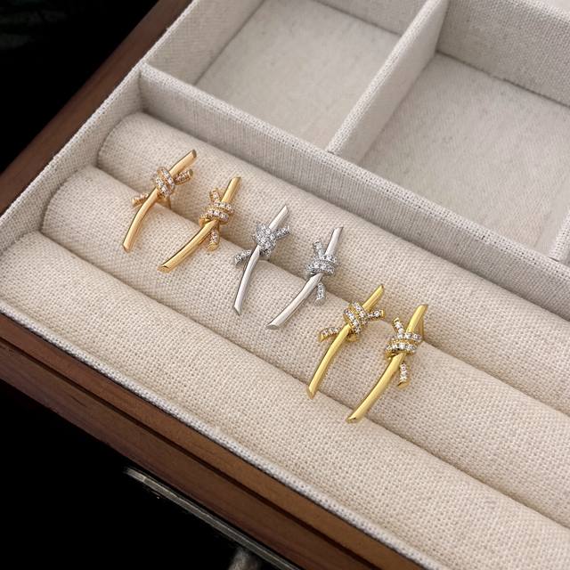 T Knot Series Earrings, Featuring Intertwined Ends, Symbolize The Strong Bond Be