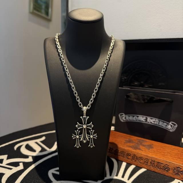 New Arrival, Counter Quality Chrome Hearts Cross Heart Classic Retro Cross Neckl