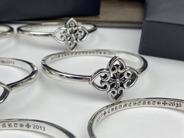 Croix Heart Cross Petal Bracelet