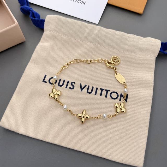 Lv Golden Flower Pearl Bracelet New Louis Vuitton Bracelet, Extremely Elegant An