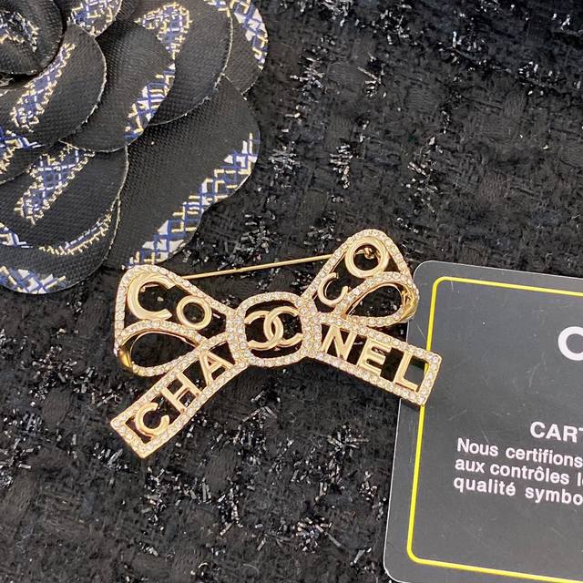 Code A263 Small Chanel Brooch - Hot-Selling New Arrival! - Exclusive High-End Qu