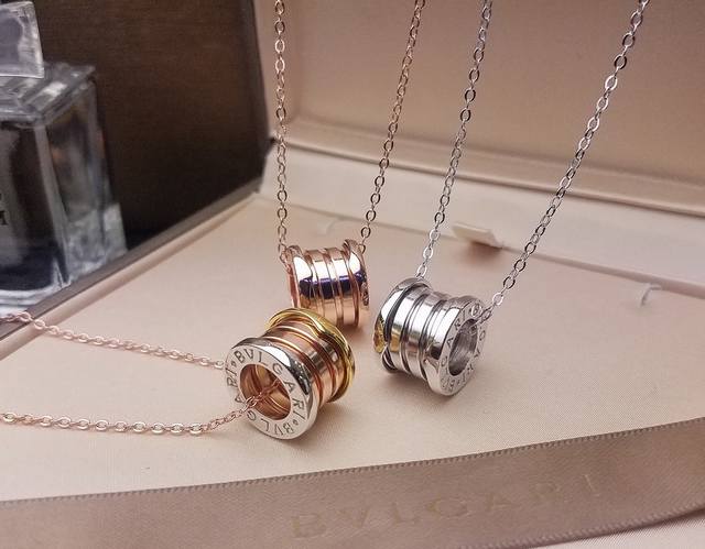 Hot! Bvlgari B.Zero1 Series Spring Necklace [Playful] Classic Rose Gold And Whit