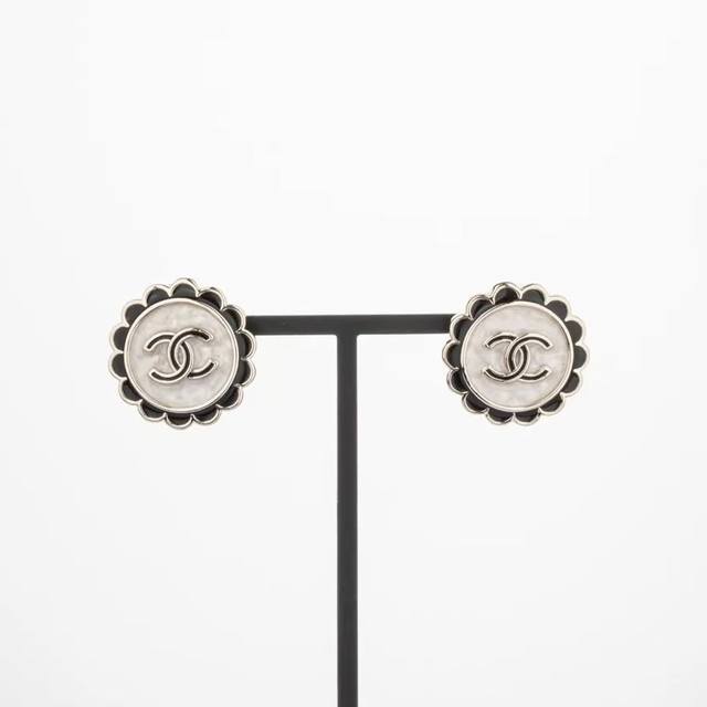 Chanel 24B New Round Black Lace White C Earrings , Z4500. This Must-Have Black L