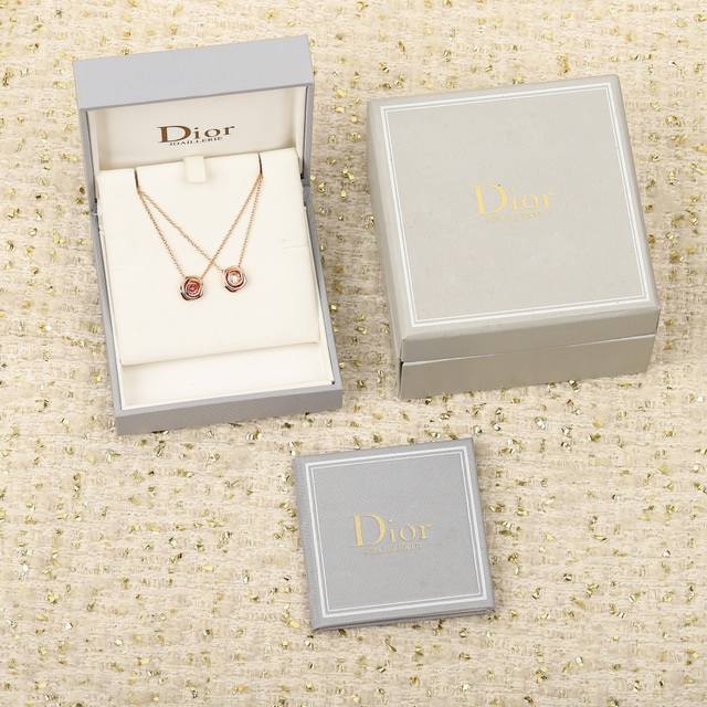 205994 Our Rose Necklace Can Be Customized With Real Gold And Diamonds. For Bulk