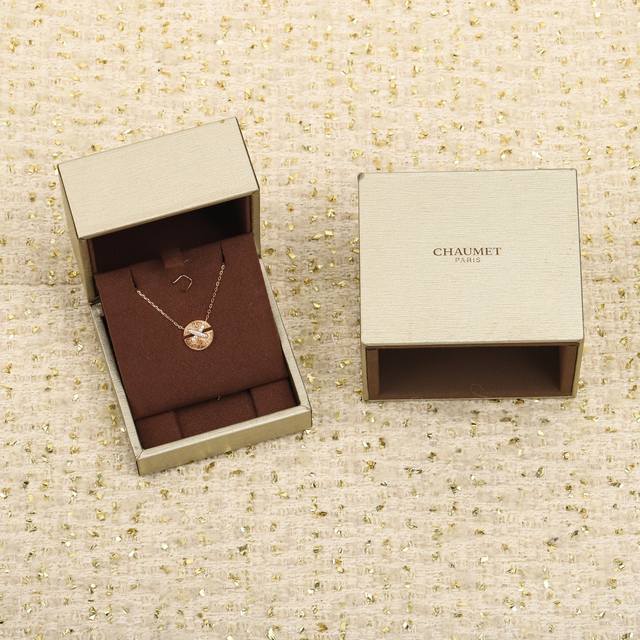 208337 Our Product, Zhang Yixing's Signature Style, Laser-Crossed Necklace In Sm