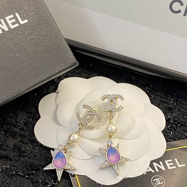 Code E2164 Chanel Ear Studs, Hot-Selling New Arrivals, Available At The Counter.