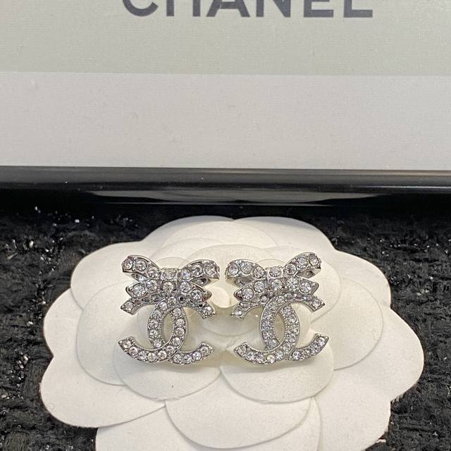 Today's New Arrival Code E2166 Chanel Ear Studs Best-Selling Style Now Available