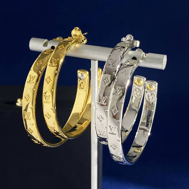 Louis Vuitton European And American Exaggerated Large C-Shaped Ring With Vintage