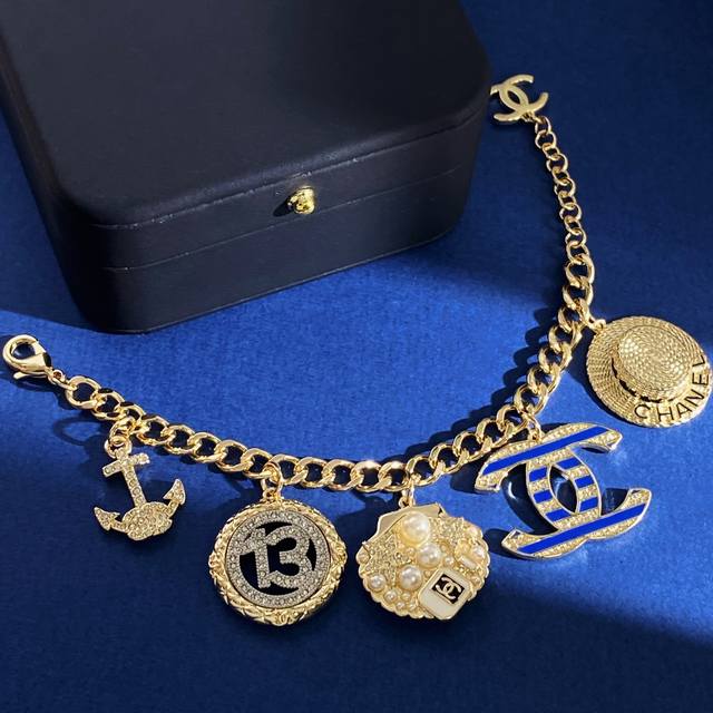 Chanel-Style European And American Fashion Multi-Element Diamond-Encrusted Numbe