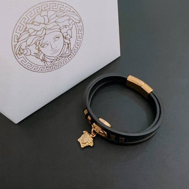 High-Quality Versace Hand Strap Bracelet With Cowhide Leather And Logo, Stylish