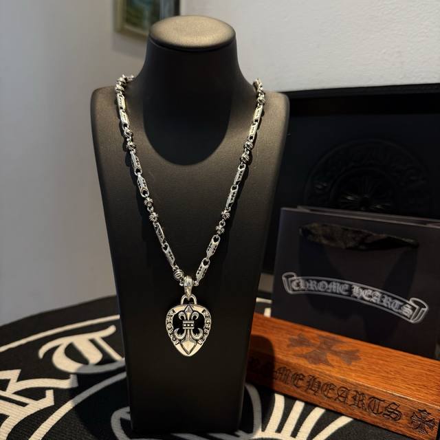 New Arrival, Counter Quality Chrome Hearts Cross Heart Necklace With Scout Flowe