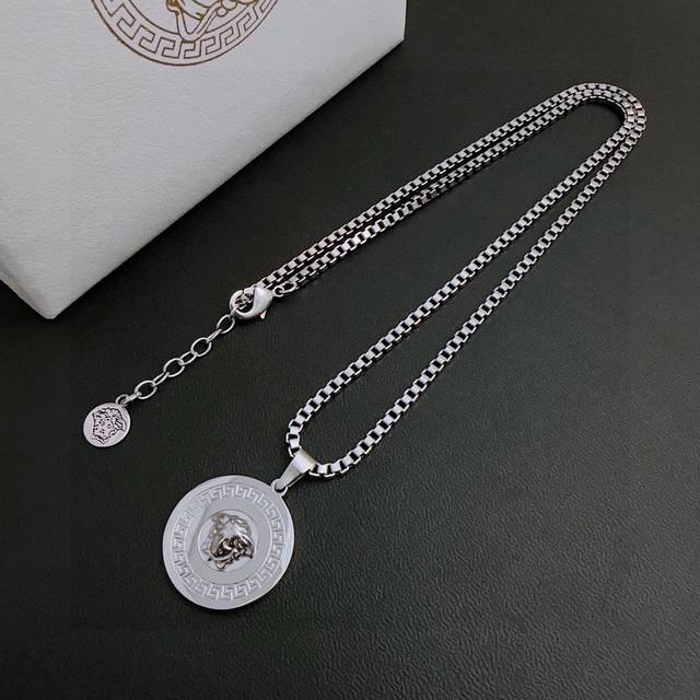 High-Quality Versace Necklace With Medusa Head, Authentic Store-Quality New Desi