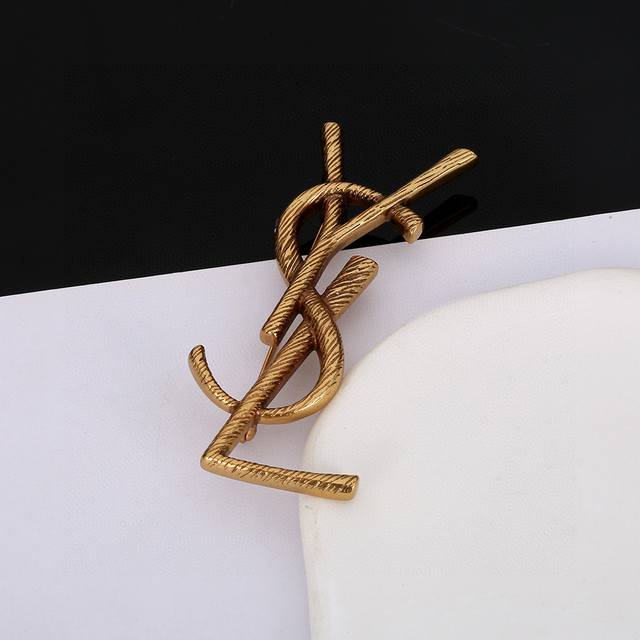 Ysl Saint Laurent Brooch Classic Luxury Fashionable And Versatile As Elegant As