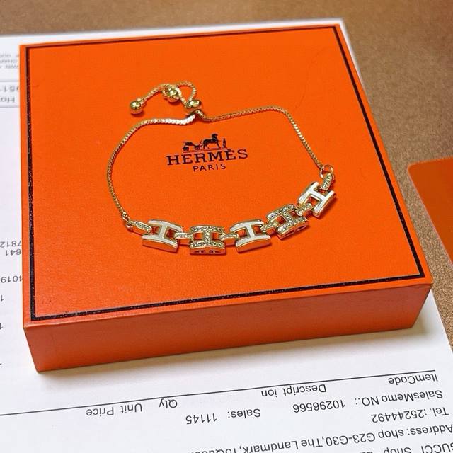 Hermes Bracelet. This Piece Truly Tests The Artisan's Skill. Counter-Style Handb