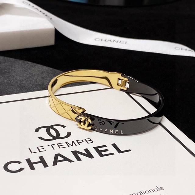 New Chanel Diamond-Patterned Bracelet With Heavy Bling, Excellent Color Coordina