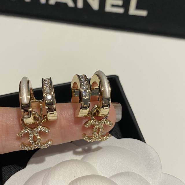 Id Xed0693 Ch Nel Pearl Water Diamond Stud Earrings With A Unique Design, The Ea