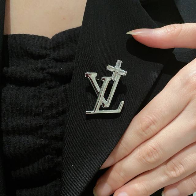 Lv Louis Vuitton Official Store New Arrival: The Latest Brooch, The Ultimate Acc