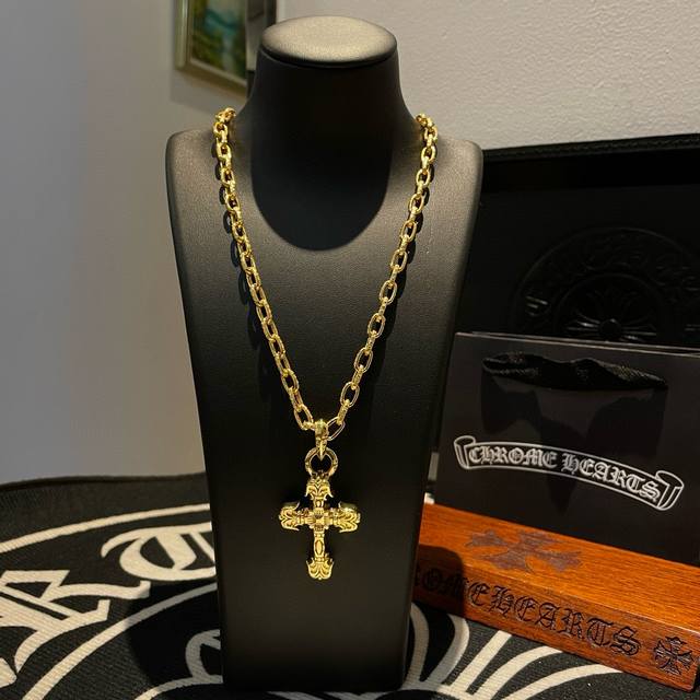 Department Store Quality Chrome Hearts Classic Gold-Colored Letter Necklace,Flam