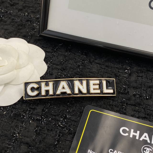 Code H479 Chanel Hairpin Best-Selling New Arrival Chanel Enamel Letter Hairpin S