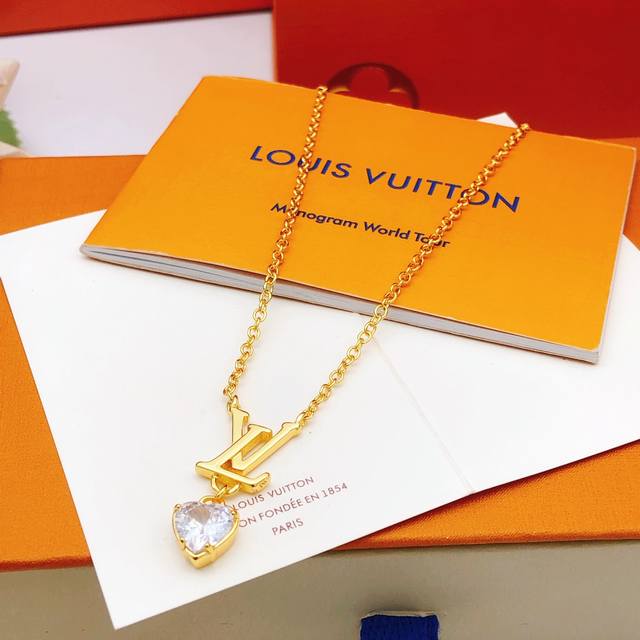 Model Number Lxl0090 Lv*Latest Heart-Shaped Necklace, Zinc-Plated Brass Material