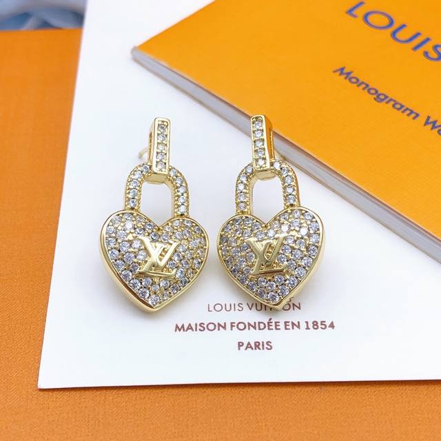 Id Led0071 Lv*Latest Heart-Shaped Ear Studs, Zp Brass Material